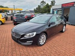 Schwarz Gebraucht 2015 Volvo V60 Momentum Kombi | 14.990 € (Fairer Preis)