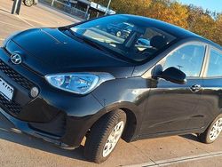 Schwarz Gebraucht 2017 Hyundai i10 Trend Kleinwagen | 7.995 € (Fairer Preis)