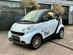 Weiß Gebraucht 2010 Smart ForTwo Coupé Kleinwagen | 2.600 € (Fairer Preis)