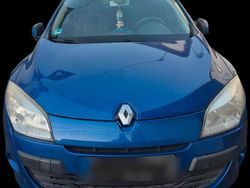 Blau Gebraucht 2009 Renault Mégane GrandTour Kombi | 2.000 € (Guter Preis)