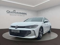 Weiß Gebraucht 2025 VW Passat Elegance Limousine | 35.990 € (Superpreis)