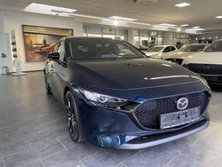 Blau Neu 2025 Mazda 3 Exclusive-Line Limousine | 28.990 €