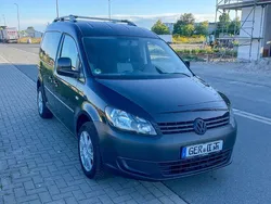 Schwarz Gebraucht 2013 VW Caddy Van / Kleinbus | 5.800 € (Guter Preis)