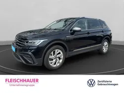 Schwarz Gebraucht 2024 VW Tiguan Allspace Life SUV | 35.970 € (Superpreis)