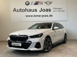 Alpinweiß uni Gebraucht 2024 BMW 520 M Sport Kombi | 53.600 € (Guter Preis)