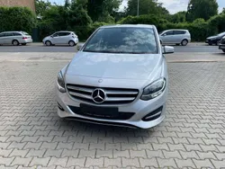 Polarsilber metalliclack Gebraucht 2016 Mercedes B180 Van / Kleinbus | 13.999 € (Fairer Preis)