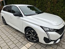 Weiß Gebraucht 2022 Peugeot 308 Allure Kombi | 20.990 € (Fairer Preis)