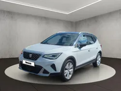 Nevada weiß metallic/magnetic grau metallic Gebraucht 2023 Seat Arona Xperience SUV | 18.850 € (Guter Preis)