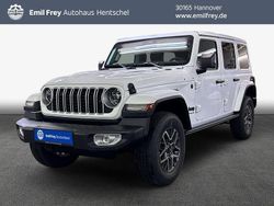 Bright white Neu 2025 Jeep Wrangler Unlimited Sahara SUV | 66.944 € (Etwas zu teuer)