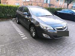 Grau Gebraucht 2012 Opel Astra Kombi | 4.000 € (Fairer Preis)