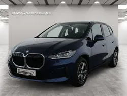 Blau Gebraucht 2024 BMW 218 Active Tourer Luxury Line Van / Kleinbus | 27.400 €
