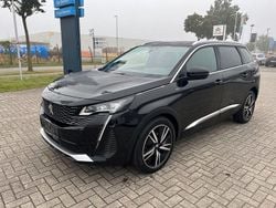 Schwarz Gebraucht 2023 Peugeot 5008 Allure Van / Kleinbus | 33.500 € (Fairer Preis)