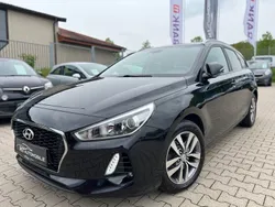 Schwarz Gebraucht 2018 Hyundai i30 Trend Kombi | 12.999 € (Fairer Preis)