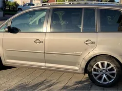 Grau Gebraucht 2010 VW Touran Freestyle Van / Kleinbus | 4.800 € (Superpreis)