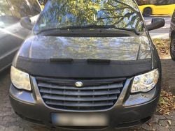 Grau Gebraucht 2004 Chrysler Voyager Van / Kleinbus | 930 € (Fairer Preis)