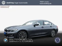 Mineralgrau metallic Gebraucht 2022 BMW 330e Luxury Line Limousine | 28.990 € (Guter Preis)