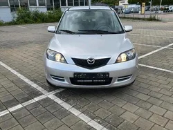 Silber Gebraucht 2006 Mazda 2 Kleinwagen | 1.890 €