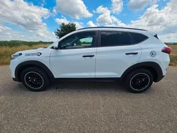 Weiß Gebraucht 2016 Hyundai Tucson Intro Edition SUV | 13.800 € (Fairer Preis)