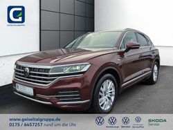 Rot Gebraucht 2021 VW Touareg Elegance SUV | 42.860 € (Guter Preis)