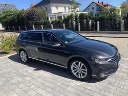 Grau Gebraucht 2020 VW Passat GTE Kombi | 22.200 € (Guter Preis)