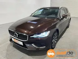 Blau Gebraucht 2022 Volvo V60 Plus Kombi | 39.980 € (Fairer Preis)