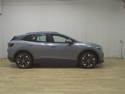 Grau Gebraucht 2021 VW ID.4 Pro Performance SUV | 20.480 € (Guter Preis)