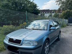 Grau Gebraucht 2003 Skoda Octavia Kombi | 1.200 € (Fairer Preis)
