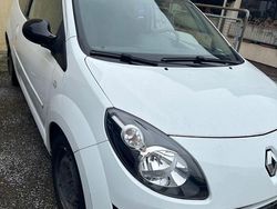 Weiß Gebraucht 2010 Renault Twingo Authentique Kleinwagen | 1.550 € (Fairer Preis)
