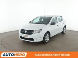 Weiß Gebraucht 2015 Dacia Sandero Ambiance Kleinwagen | 7.860 € (Fairer Preis)
