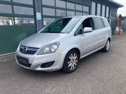 Silber Gebraucht 2011 Opel Zafira Design Edition Van / Kleinbus | 1.900 € (Superpreis)