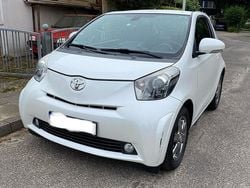 Weiß Gebraucht 2009 Toyota iQ Kleinwagen | 4.500 € (Fairer Preis)