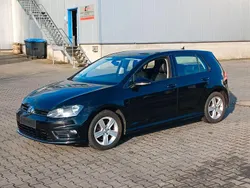 Schwarz Gebraucht 2016 VW Golf VII Comfortline Limousine | 8.750 € (Fairer Preis)