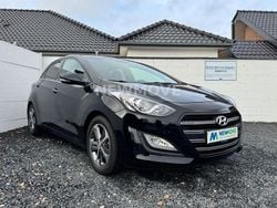 Schwarz Gebraucht 2016 Hyundai i30 Passion Limousine | 10.990 € (Fairer Preis)