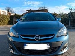 Blau Gebraucht 2013 Opel Astra Kombi | 8.500 €