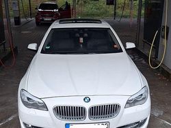 Weiß Gebraucht 2012 BMW 550 Limousine | 23.500 €
