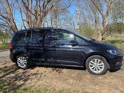 Schwarz Gebraucht 2016 VW Touran Comfortline Van / Kleinbus | 10.000 € (Fairer Preis)