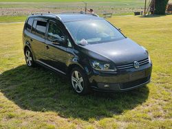 Schwarz Gebraucht 2014 VW Touran Van / Kleinbus | 8.000 € (Fairer Preis)