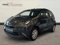 Grau Gebraucht 2017 Toyota Aygo Kleinwagen | 6.970 € (Fairer Preis)