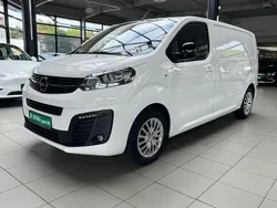 Weiß Gebraucht 2022 Opel Vivaro Elegance Van | 17.890 € (Fairer Preis)