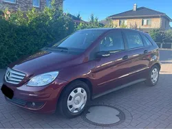 Rot Gebraucht 2005 Mercedes B150 Van / Kleinbus | 4.400 € (Fairer Preis)