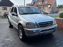 Silber Gebraucht 2001 Mercedes ML55 AMG AMG SUV | 7.500 €
