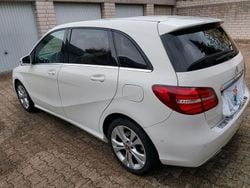 Weiß Gebraucht 2018 Mercedes B200 Van / Kleinbus | 21.200 € (Etwas zu teuer)