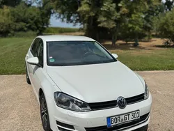 Weiß Gebraucht 2016 VW Golf VII Comfortline Limousine | 11.200 € (Fairer Preis)