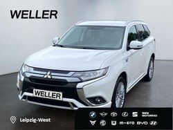 Weiß Gebraucht 2020 Mitsubishi Outlander P-HEV Spirit SUV | 23.990 € (Fairer Preis)