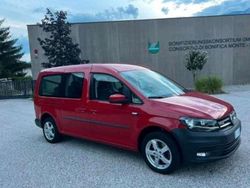 Rot Gebraucht 2015 VW Caddy Maxi Comfortline Van / Kleinbus | 12.000 €