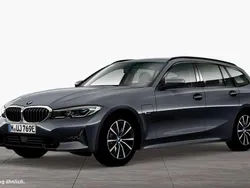 Mineralgrau Gebraucht 2021 BMW 330e Sport Line Kombi | 23.708 € (Guter Preis)
