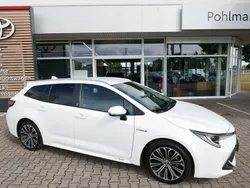 Super white 2 Gebraucht 2021 Toyota Corolla Team Kombi | 17.960 € (Fairer Preis)