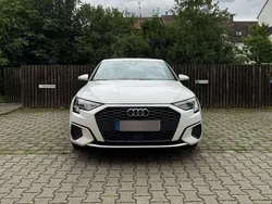 Weiß Gebraucht 2022 Audi A3 Sportback Limousine | 24.500 € (Fairer Preis)