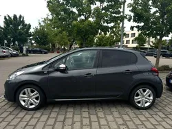 Grau Gebraucht 2016 Peugeot 208 Style Kleinwagen | 7.700 € (Fairer Preis)