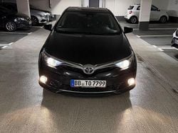 Schwarz Gebraucht 2017 Toyota Auris Comfort Limousine | 10.800 € (Fairer Preis)